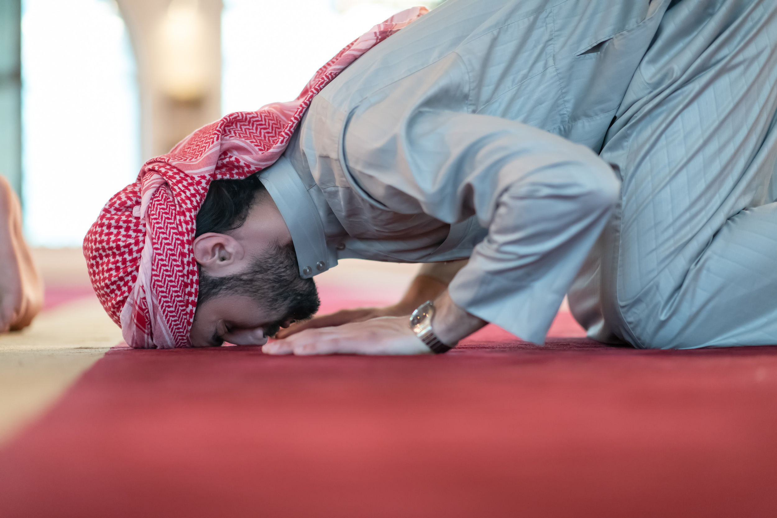 man performing sajdah in namaz